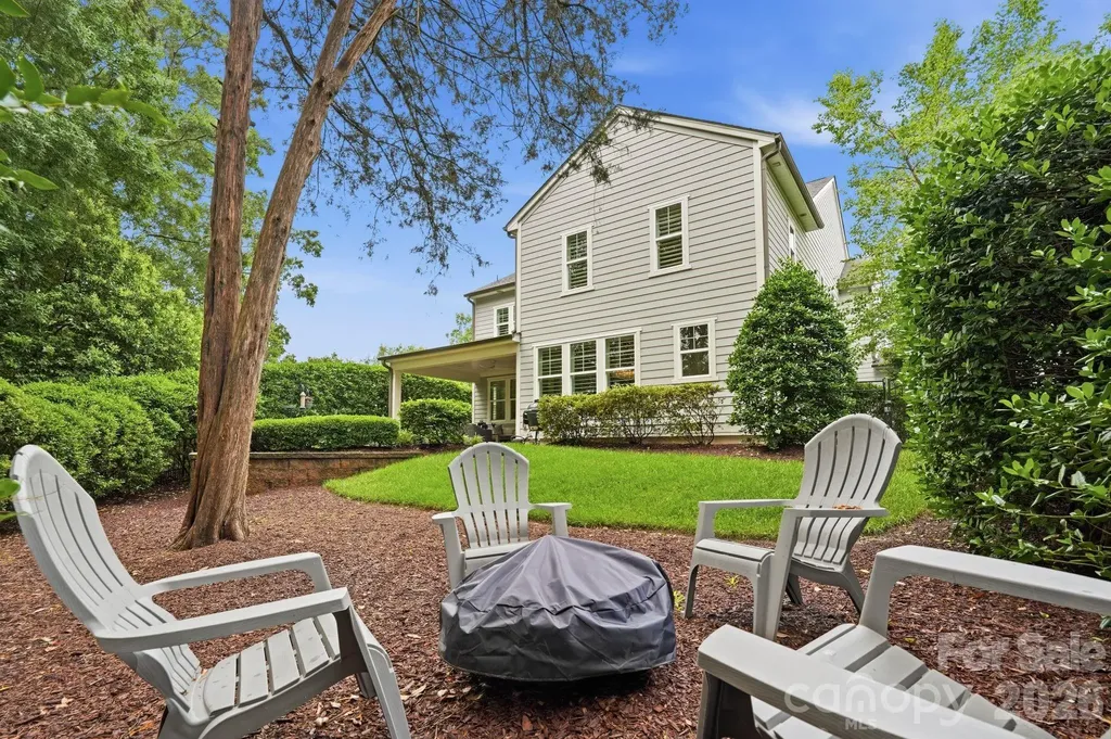 8912 Blakeney Drive Charlotte NC 28277