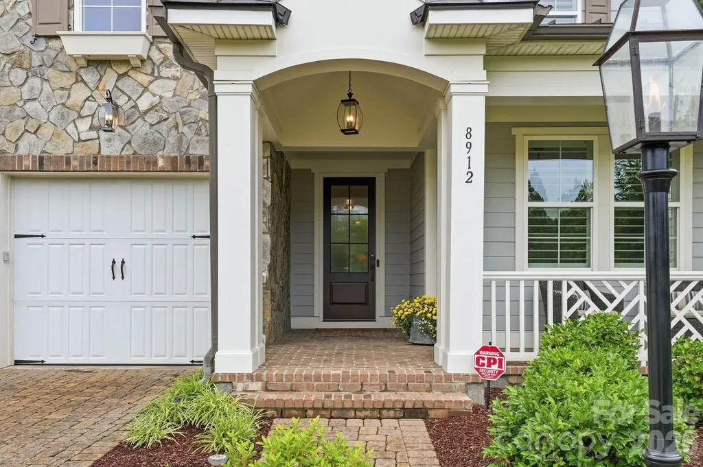 8912 Blakeney Drive Charlotte NC 28277