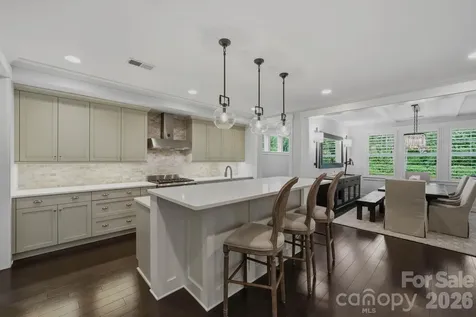 8912 Blakeney Drive Charlotte NC 28277