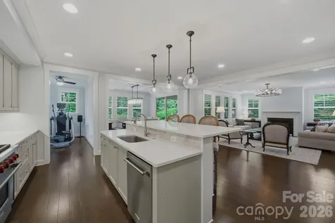 8912 Blakeney Drive Charlotte NC 28277