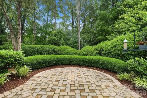 8912 Blakeney Drive Charlotte NC 28277
