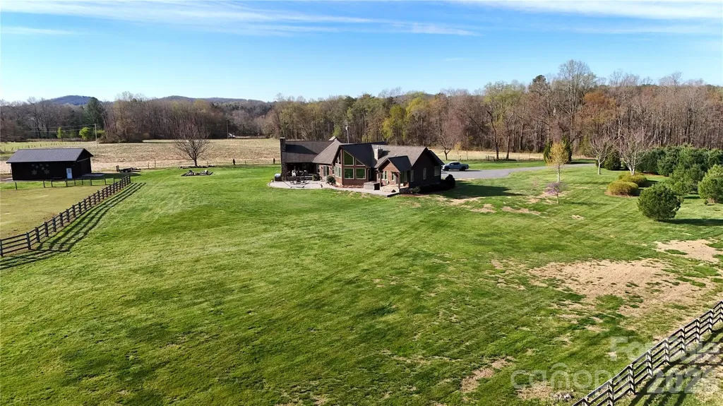 1083 Union Community Road Thurmond NC 28683
