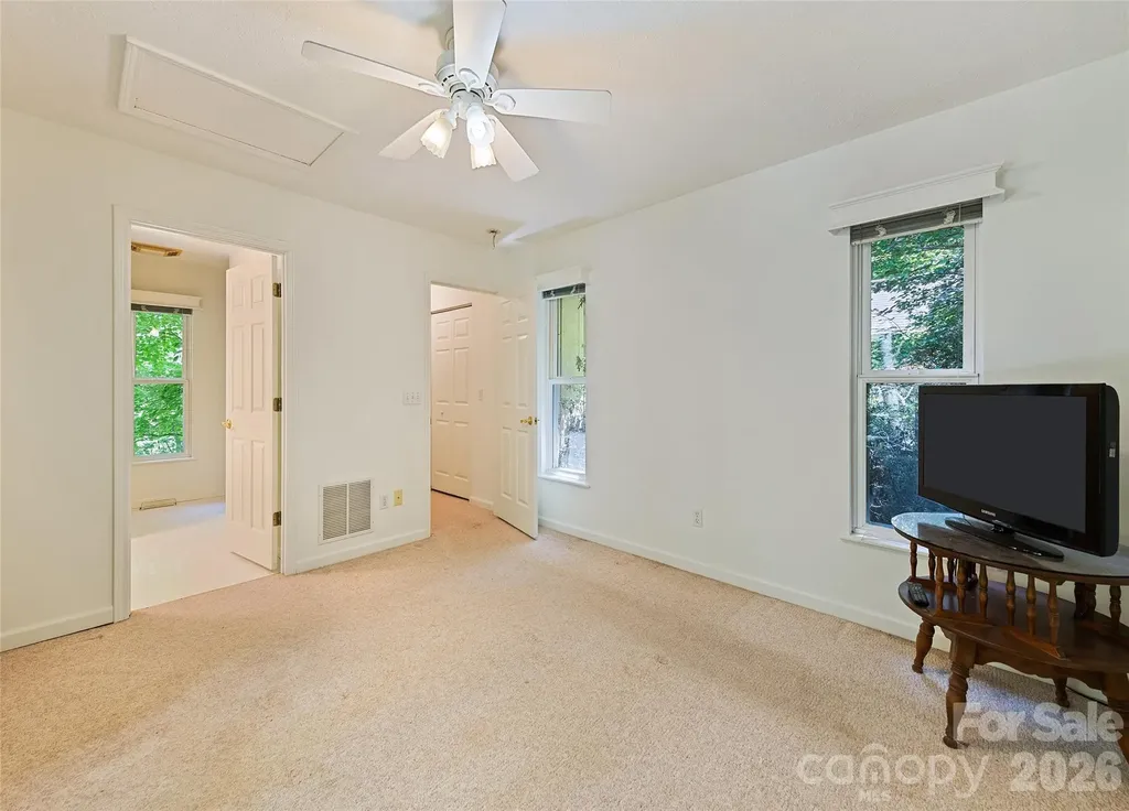 21 Winterview Trail Hendersonville NC 28739