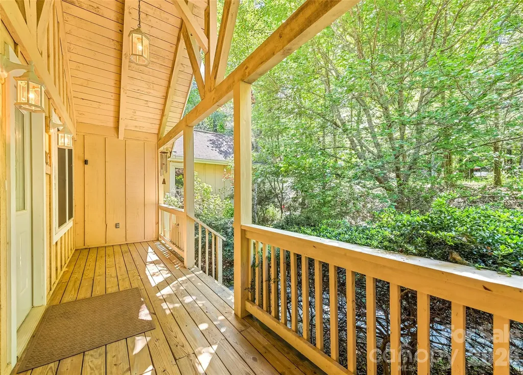 21 Winterview Trail Hendersonville NC 28739