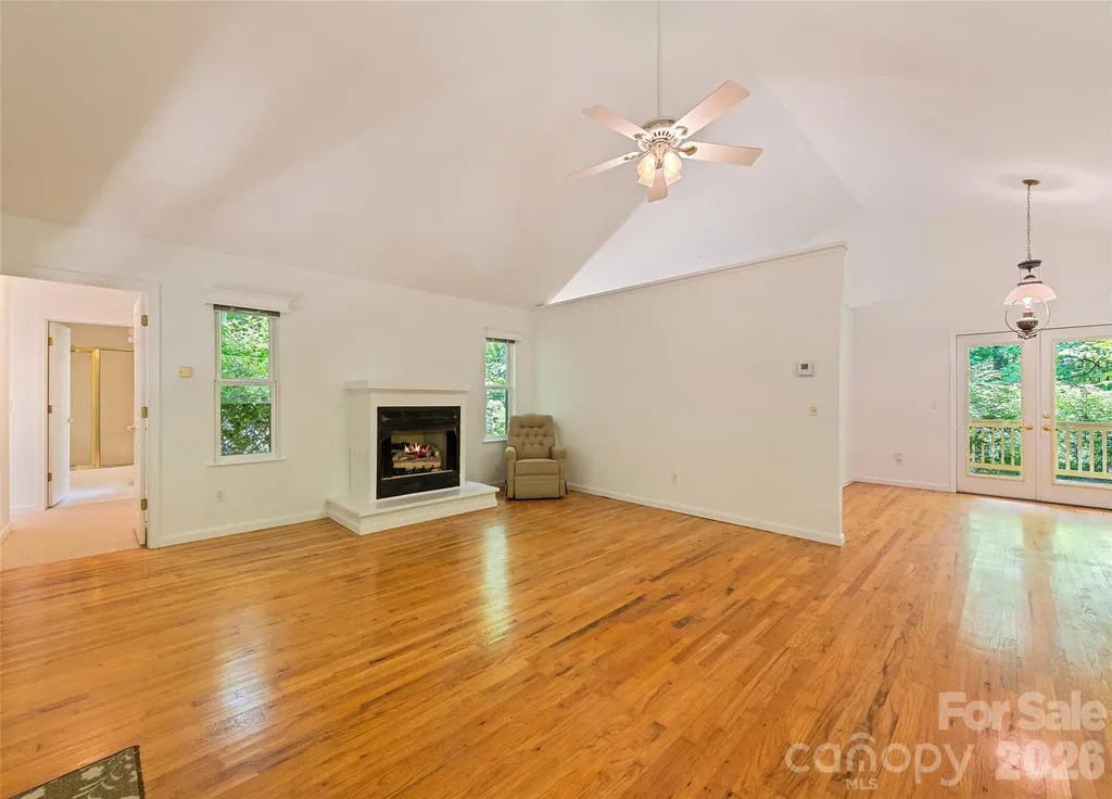 21 Winterview Trail Hendersonville NC 28739