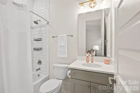 425 Pecan Avenue Charlotte NC 28204