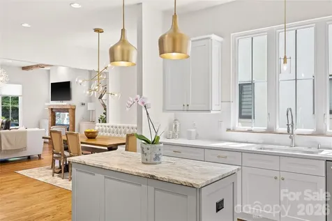 425 Pecan Avenue Charlotte NC 28204