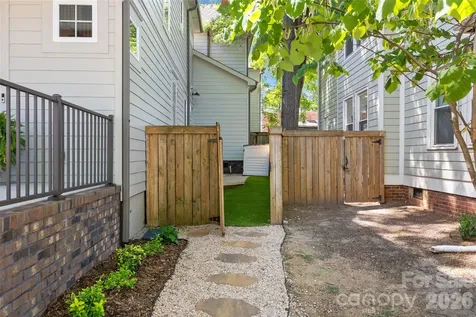 425 Pecan Avenue Charlotte NC 28204