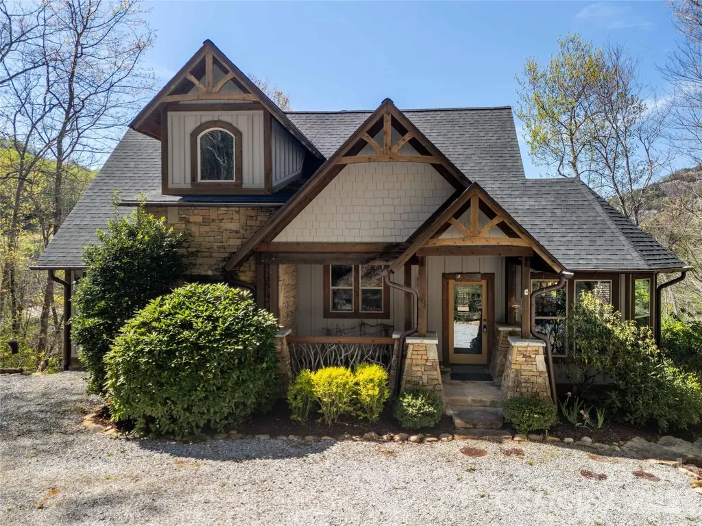 98 Eagle Watch Drive Tuckasegee NC 28783