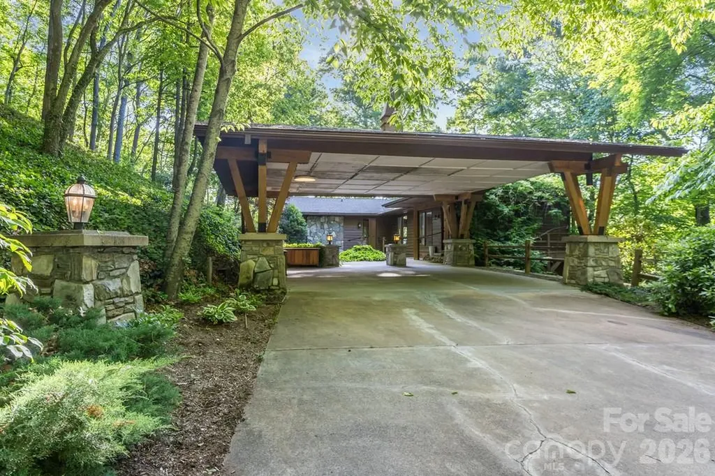 1126 Scenic Circle Waynesville NC 28786