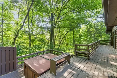 1126 Scenic Circle Waynesville NC 28786