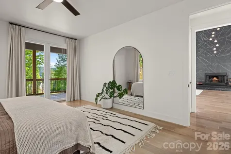 96 Crystal Lake Drive Hendersonville NC 28739