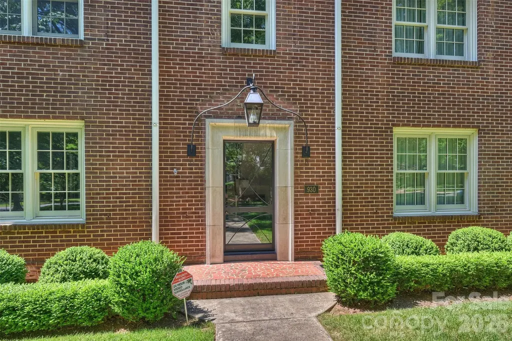 930 Ardsley Road Charlotte NC 28207
