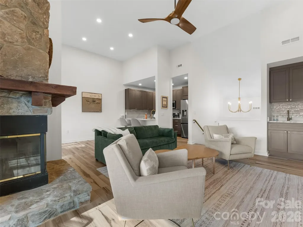 144 Racquet Club Villas Drive Sapphire NC 28774