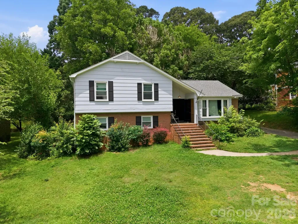 9201 Sandburg Avenue Charlotte NC 28213