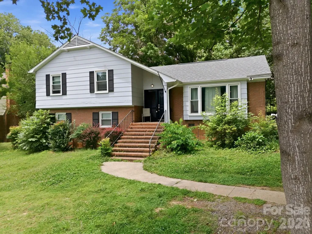9201 Sandburg Avenue Charlotte NC 28213