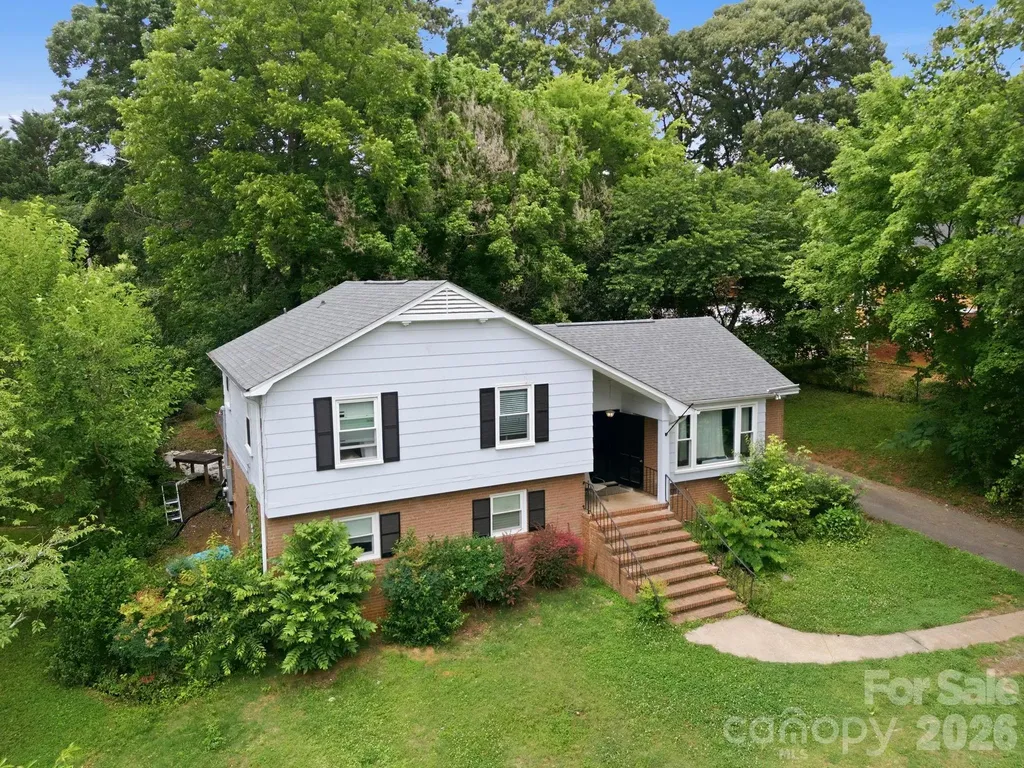9201 Sandburg Avenue Charlotte NC 28213
