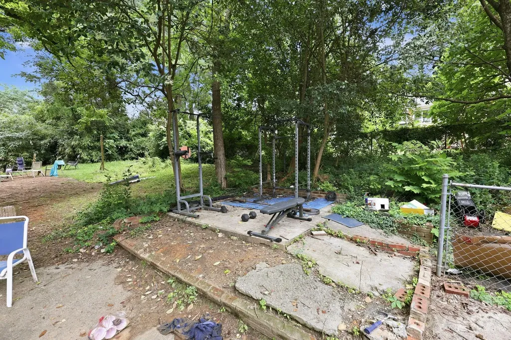 9201 Sandburg Avenue Charlotte NC 28213