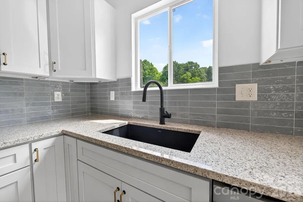 402 Pine Grove Avenue Cherryville NC 28021