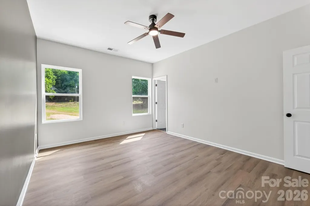 402 Pine Grove Avenue Cherryville NC 28021