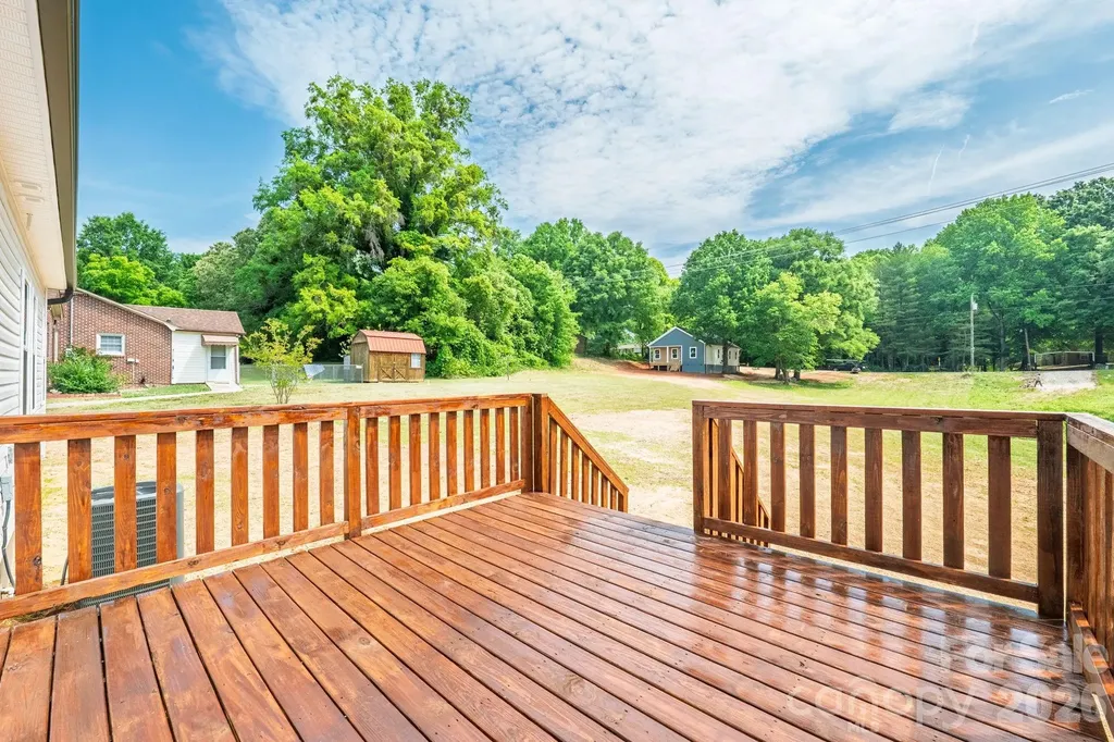 402 Pine Grove Avenue Cherryville NC 28021