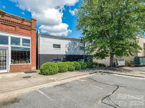 105 W Henderson Street Marion NC 28752