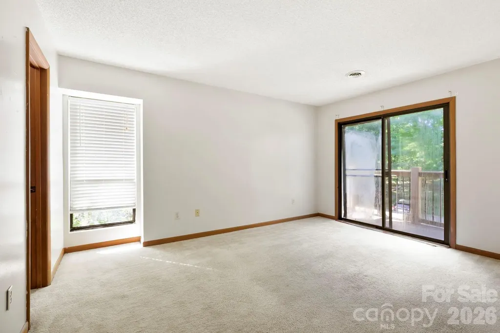 48 Ravencroft Lane Asheville NC 28803