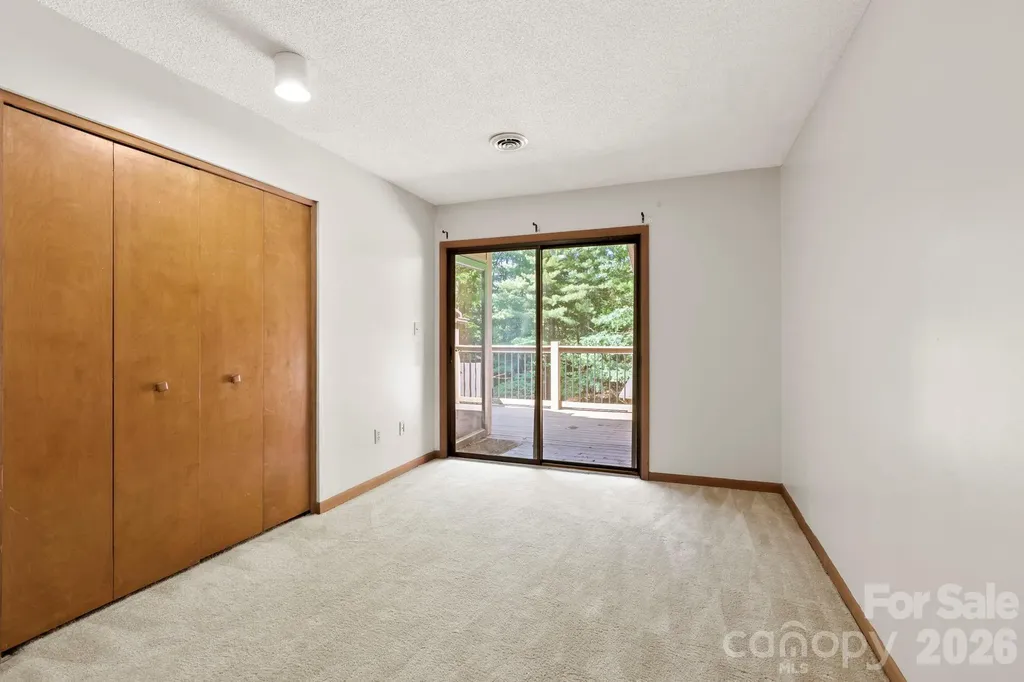 48 Ravencroft Lane Asheville NC 28803