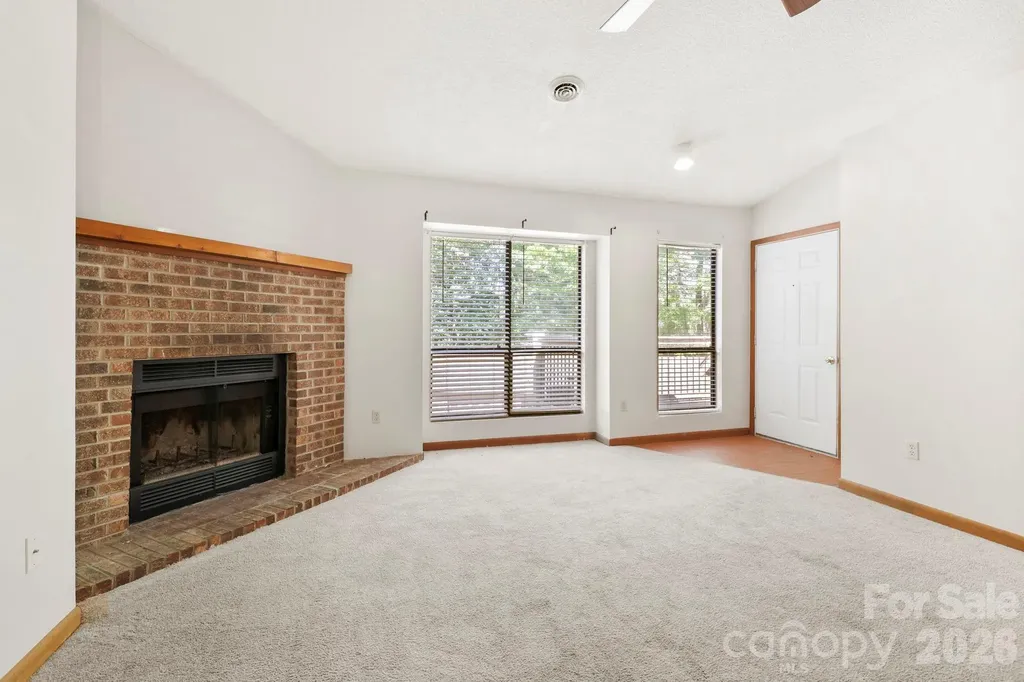 48 Ravencroft Lane Asheville NC 28803