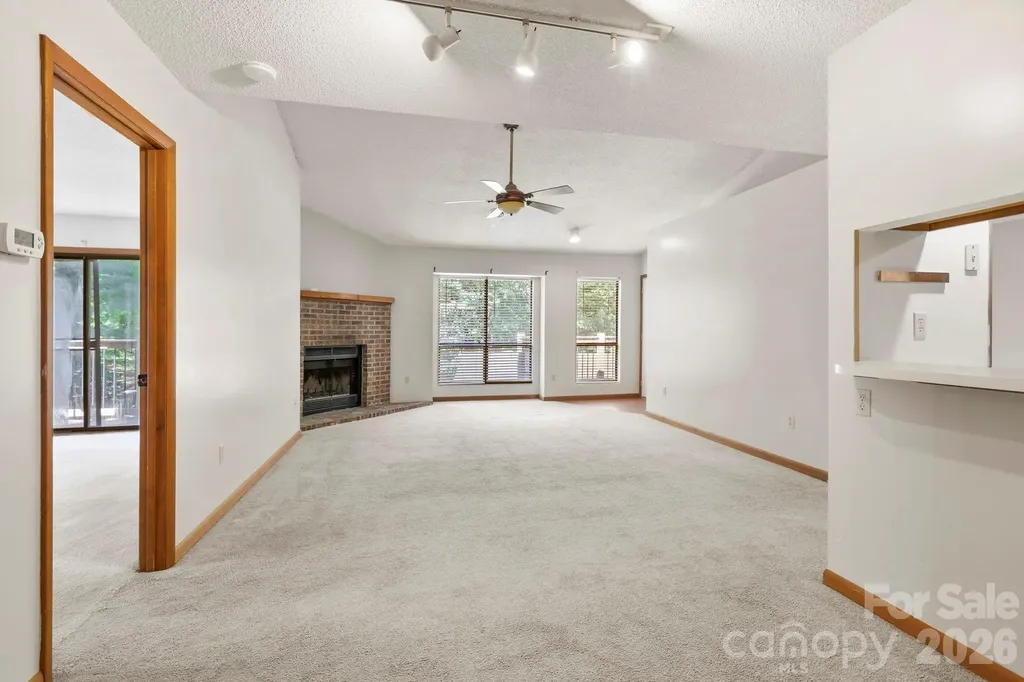 48 Ravencroft Lane Asheville NC 28803
