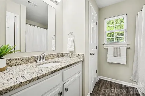 2540 Elmin Street Charlotte NC 28208