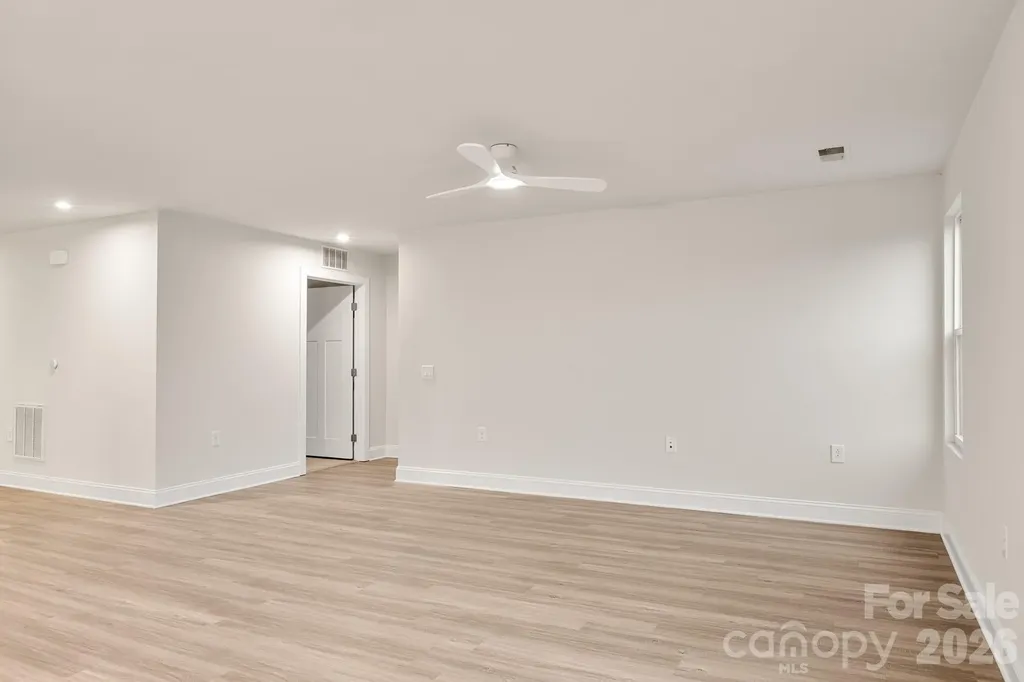 4238 Mackinnon Drive Charlotte NC 28214