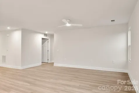 4238 Mackinnon Drive Charlotte NC 28214