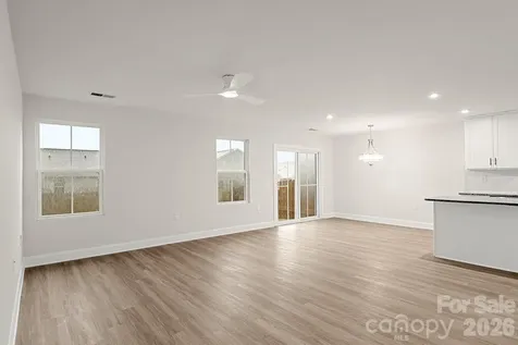 4238 Mackinnon Drive Charlotte NC 28214