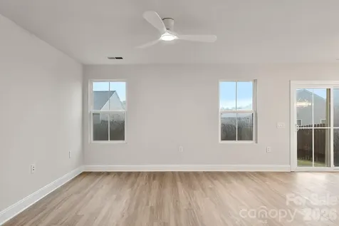 4238 Mackinnon Drive Charlotte NC 28214