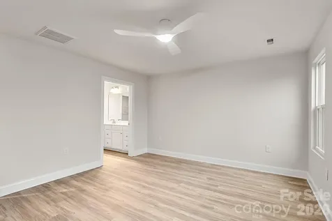 4238 Mackinnon Drive Charlotte NC 28214