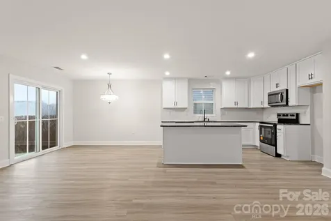4238 Mackinnon Drive Charlotte NC 28214