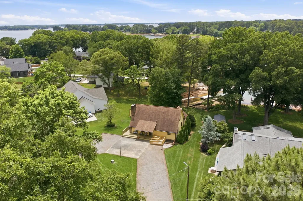 220 Shoreline Loop Mooresville NC 28117