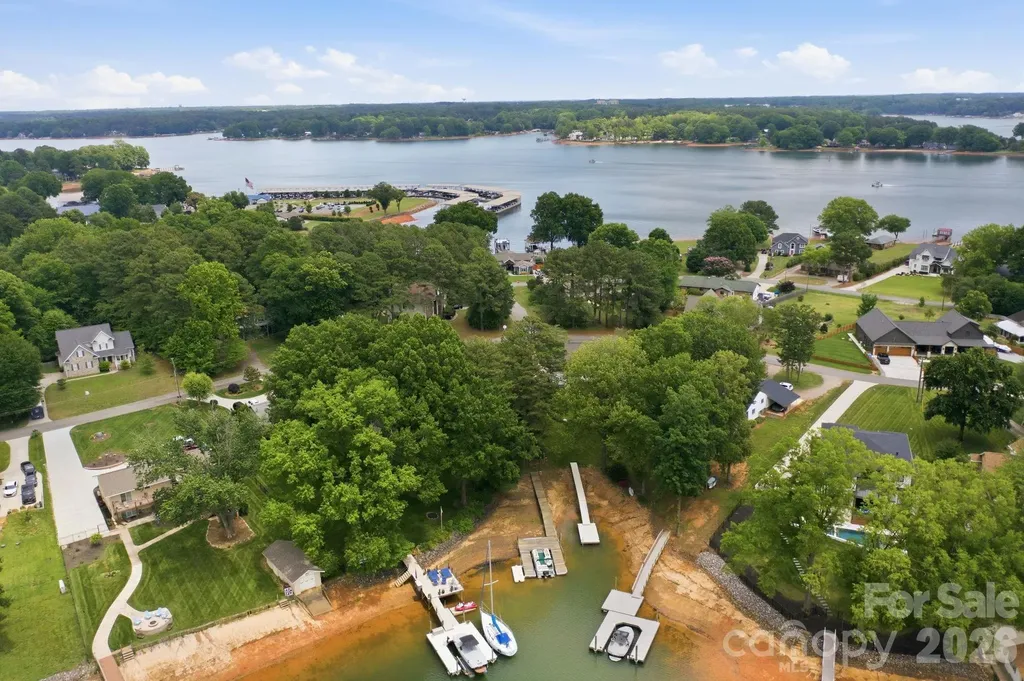 220 Shoreline Loop Mooresville NC 28117