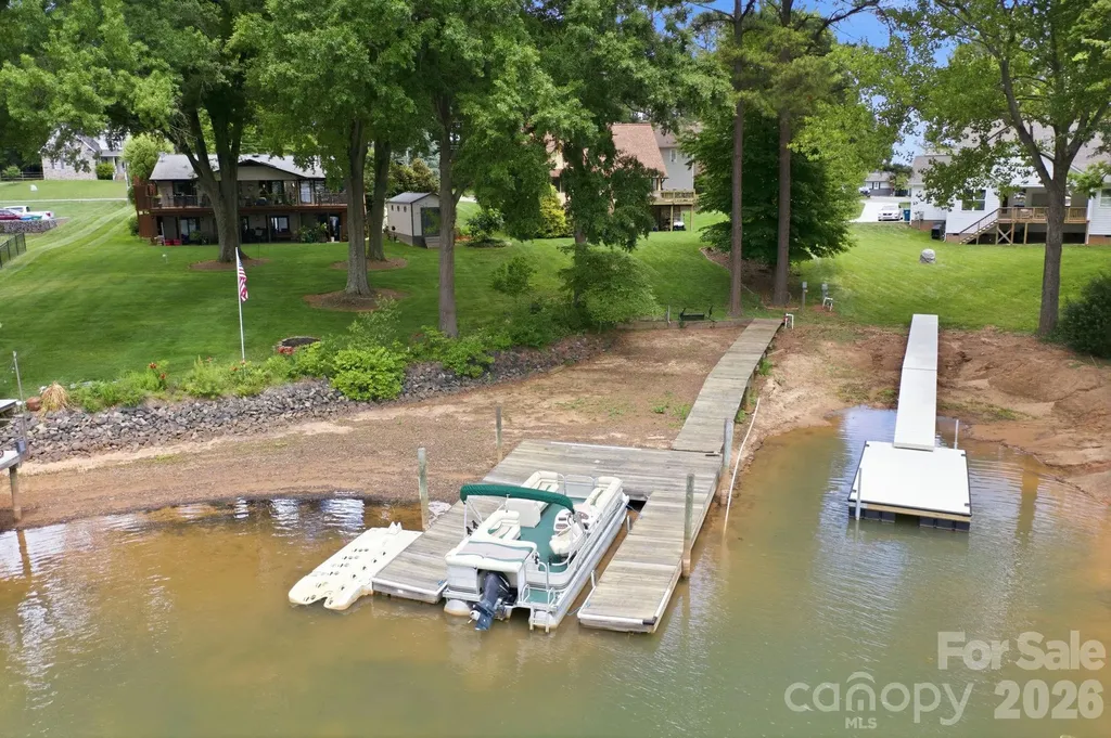 220 Shoreline Loop Mooresville NC 28117