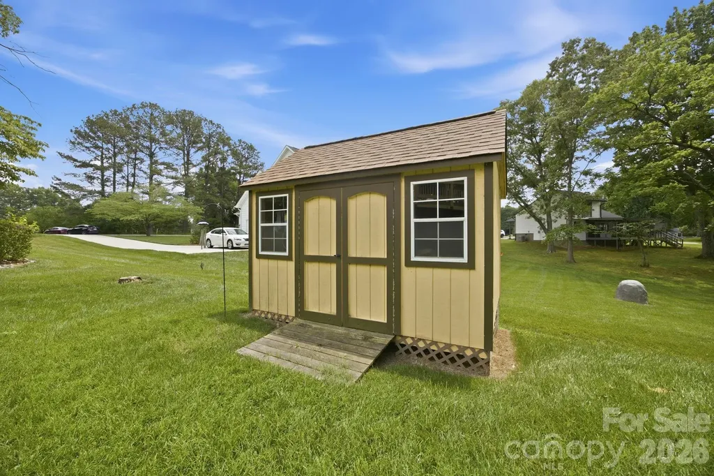 220 Shoreline Loop Mooresville NC 28117