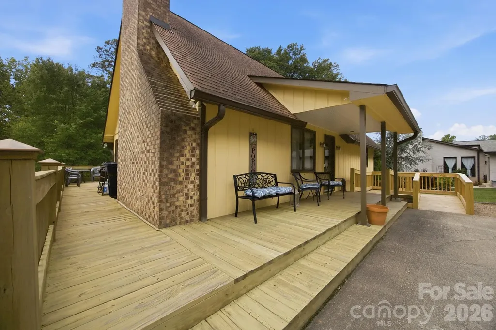 220 Shoreline Loop Mooresville NC 28117