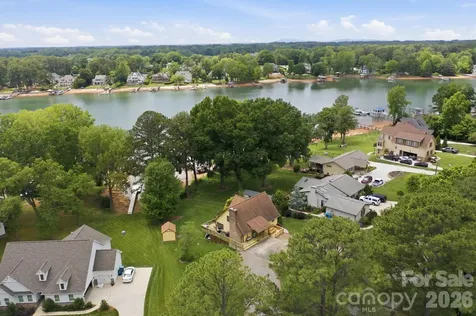 220 Shoreline Loop Mooresville NC 28117