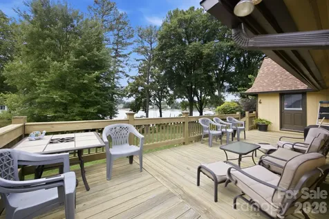 220 Shoreline Loop Mooresville NC 28117