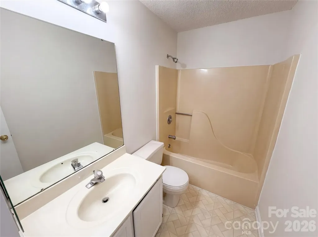 4720 Topsail Court Charlotte NC 28212