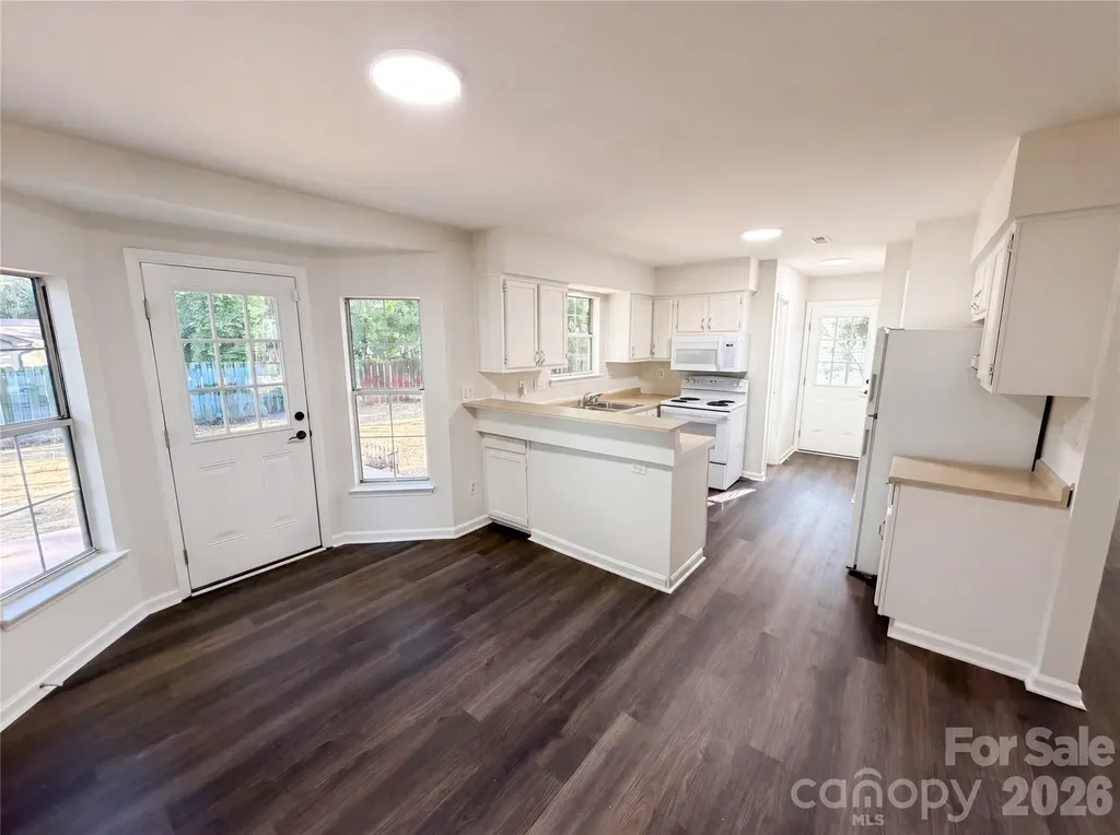 4720 Topsail Court Charlotte NC 28212