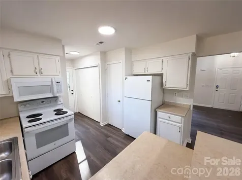 4720 Topsail Court Charlotte NC 28212