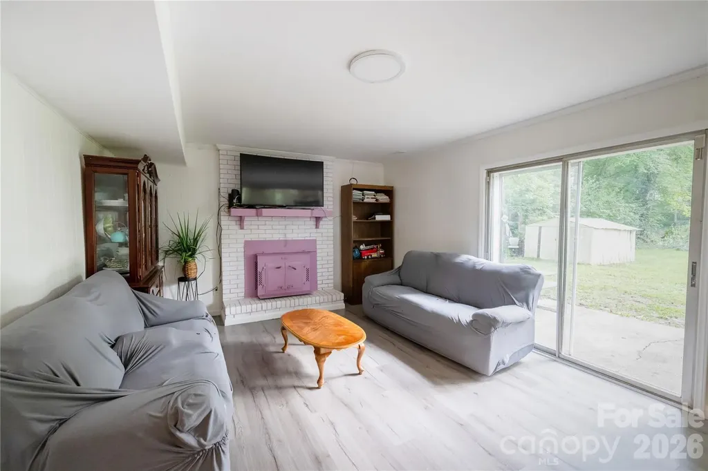 2545 Cedarwild Road Charlotte NC 28212