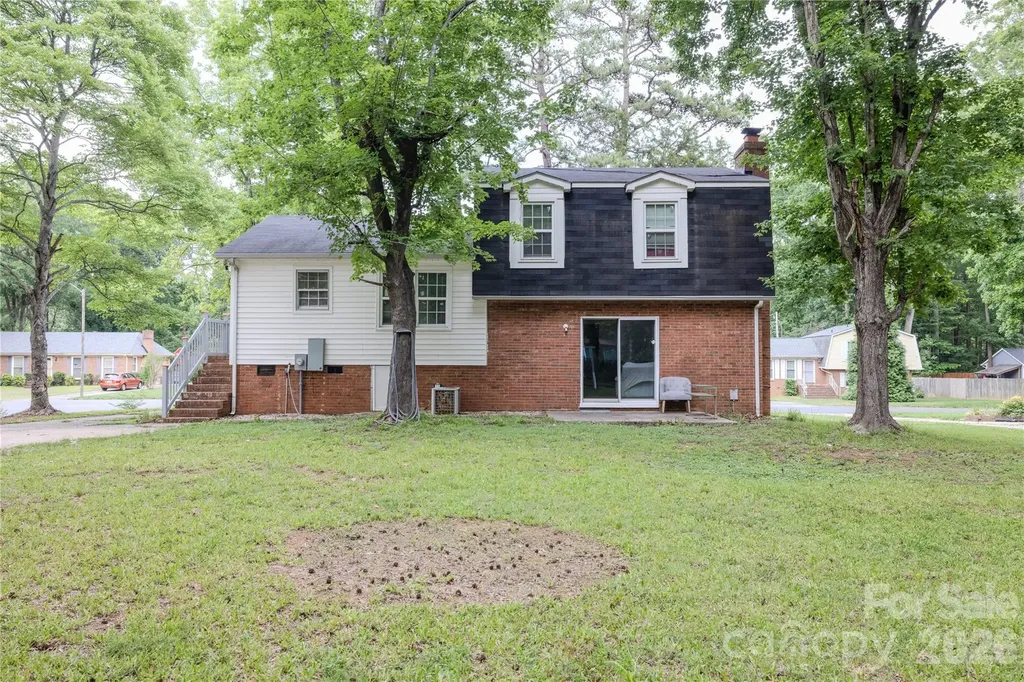 2545 Cedarwild Road Charlotte NC 28212