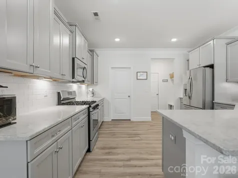 6024 Hampstead Pond Lane Matthews NC 28105